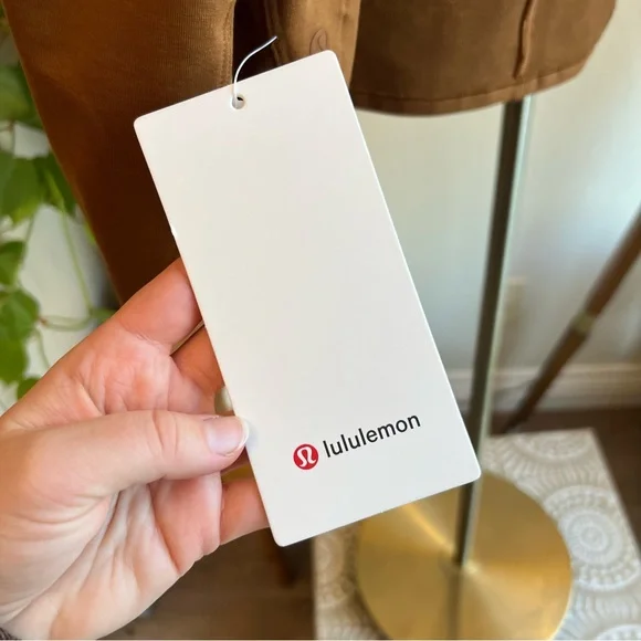 New Lululemon LA Reversible Mock Neck size 10 in Copper Brown NWT - Picture 9 of 10